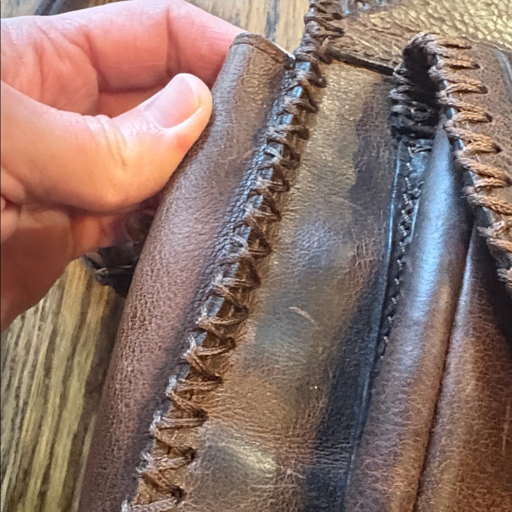 Patricia Nash brown tooled  leather western purse with tassel - Picture 14 of 14